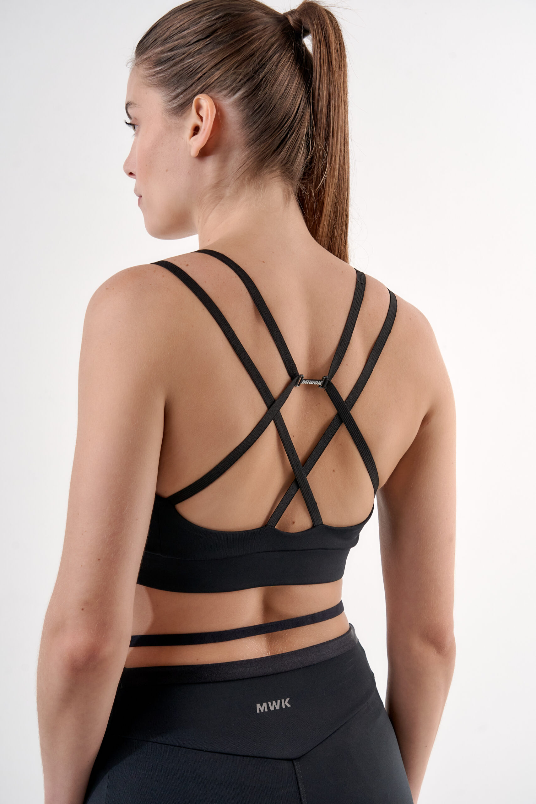 Top Ariya - Imagen 2